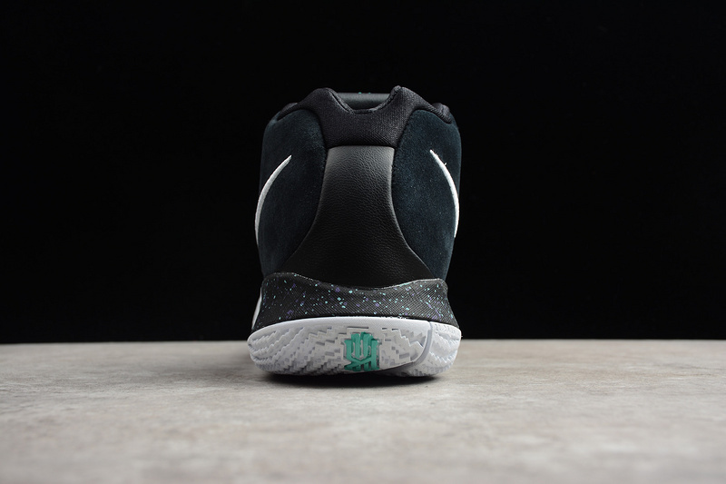Кроссовки Nike Kyrie 4 Ankle Taker