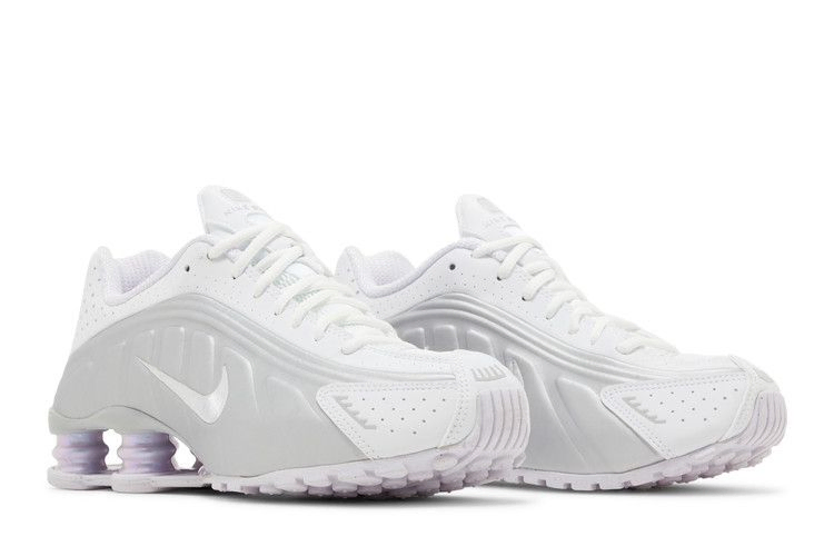wmns-shox-r4-platinum-barely-grape-hf5076-100_07