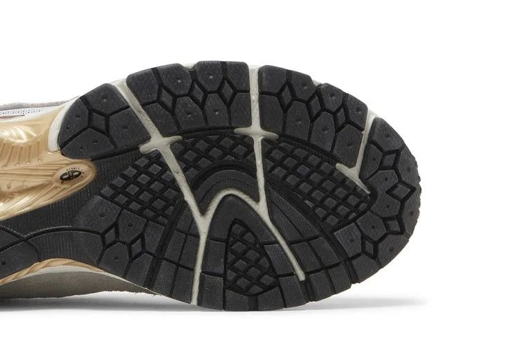 Krossovki-New-Balance-1906D-Protection-Pack-Reflection-4