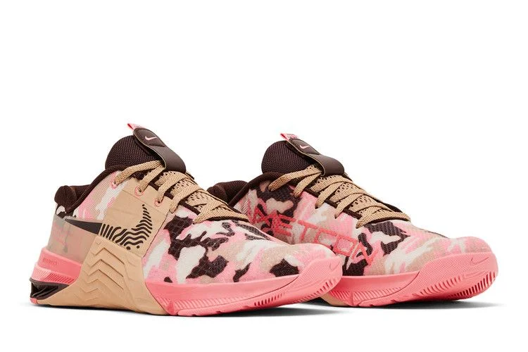 Krossovki-Nike-Wmns-Metcon-8-AMP-Coral-Chalk-Camo-7