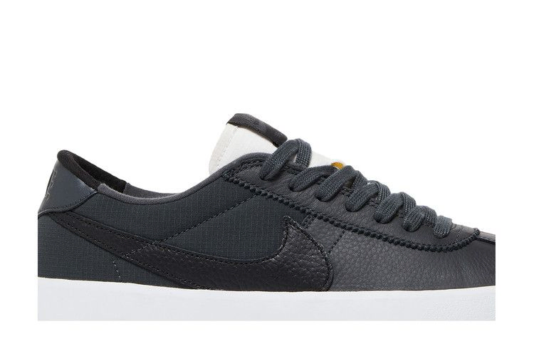 bruin-react-sb-anthracite-cj1661-005_01