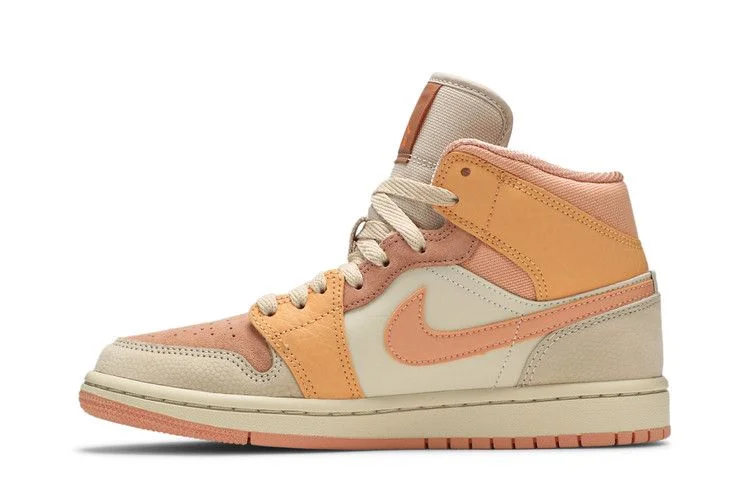 Кроссовки Wmns Air Jordan 1 Mid 'Apricot'