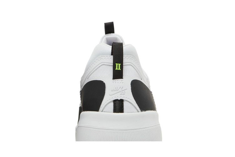 nyjah-free-2-sb-black-white-wild-berry-bv2078-009_06
