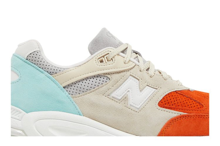 Кроссовки Kith x New Balance 990v2 Made in USA 'Cyclades'