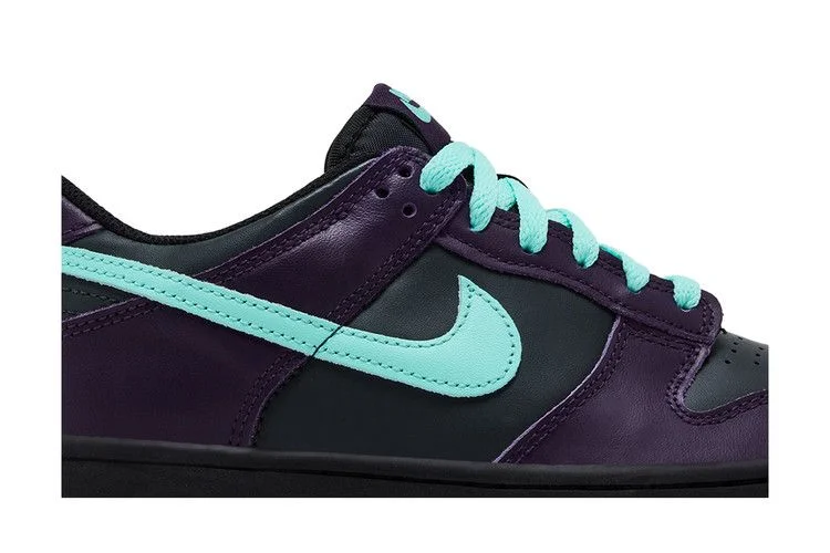 Krossovki-Nike-Dunk-Low-GS-Wizard-1