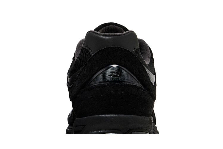 Кроссовки New Balance 2002R 'Black Cat'