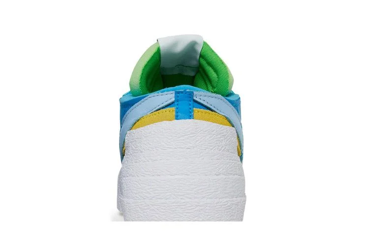 Кроссовки KAWS x sacai x Nike Blazer Low 'Neptune Blue'