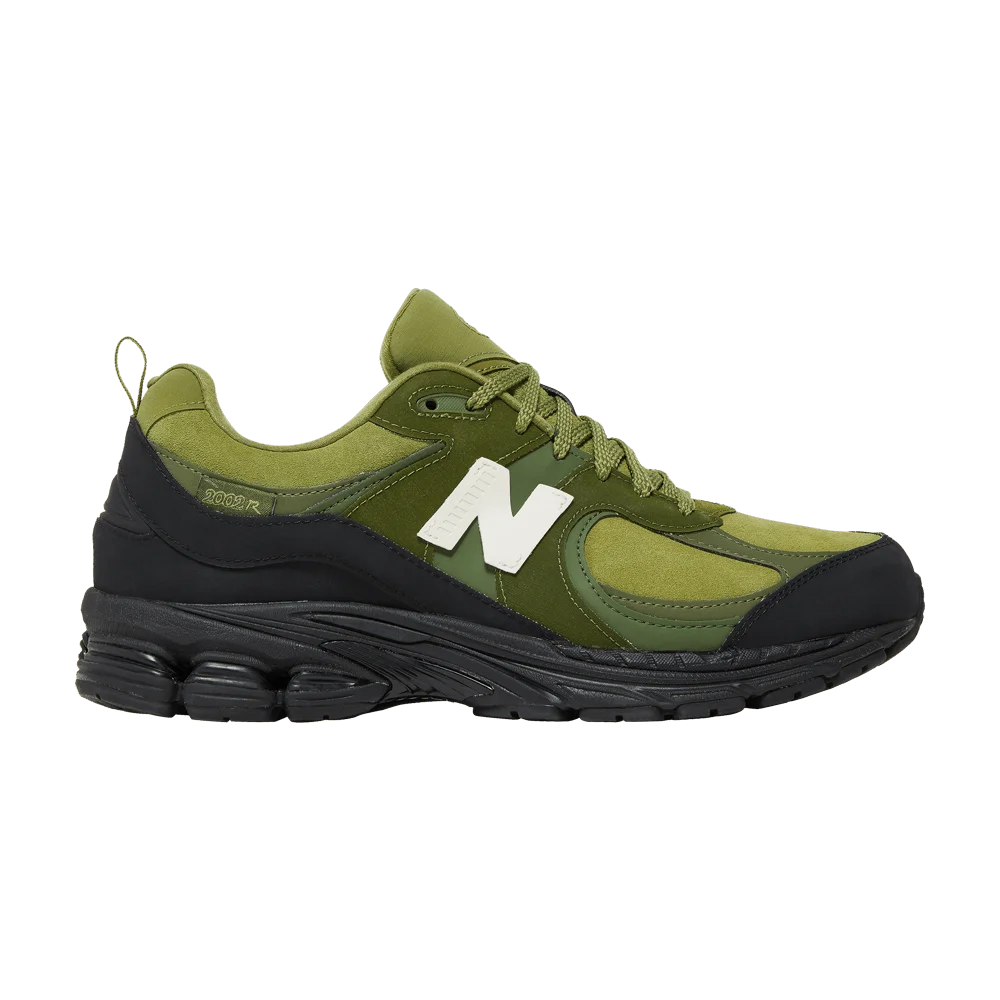 Krossovki-The-Basement-x-New-Balance-2002R-Moss-Green