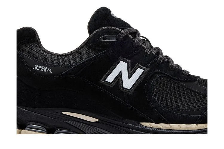Кроссовки New Balance 2002R 'Black Silver'