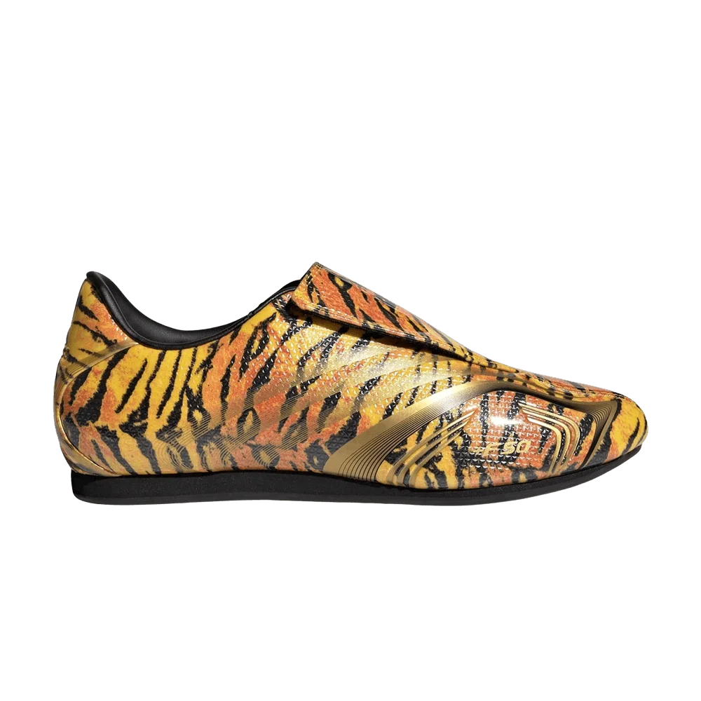 Krossovki-adidas-Wmns-Taekwondo-F50-Yellow-Gold-Metallic-Core-Black