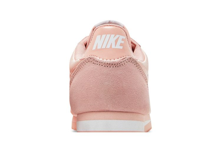 Кроссовки Nike Wmns Classic Cortez Nylon 'Coral Stardust'