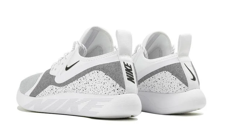 Krossovki-Nike-LunarCharge-Essential-Speckle-2