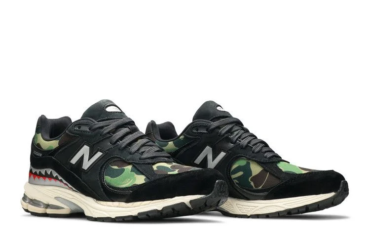 Krossovki-BAPE-x-New-Balance-2002R-Apes-Together-Strong-Black-Camo-7