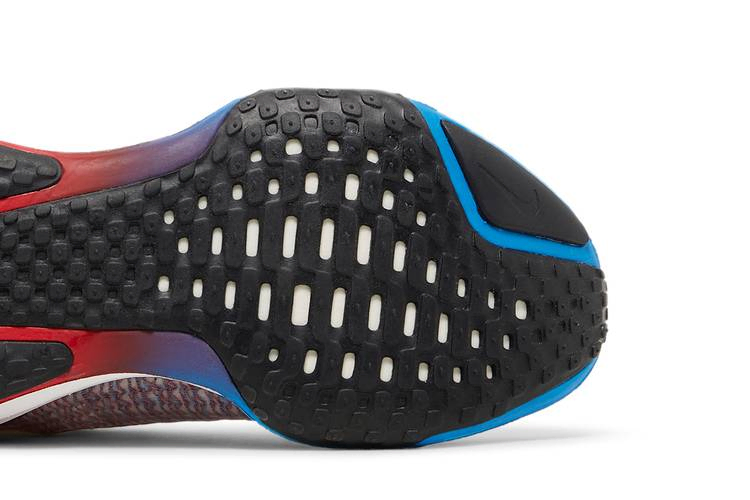 Кроссовки Nike ZoomX Invincible 3 'White Photo Blue Red'