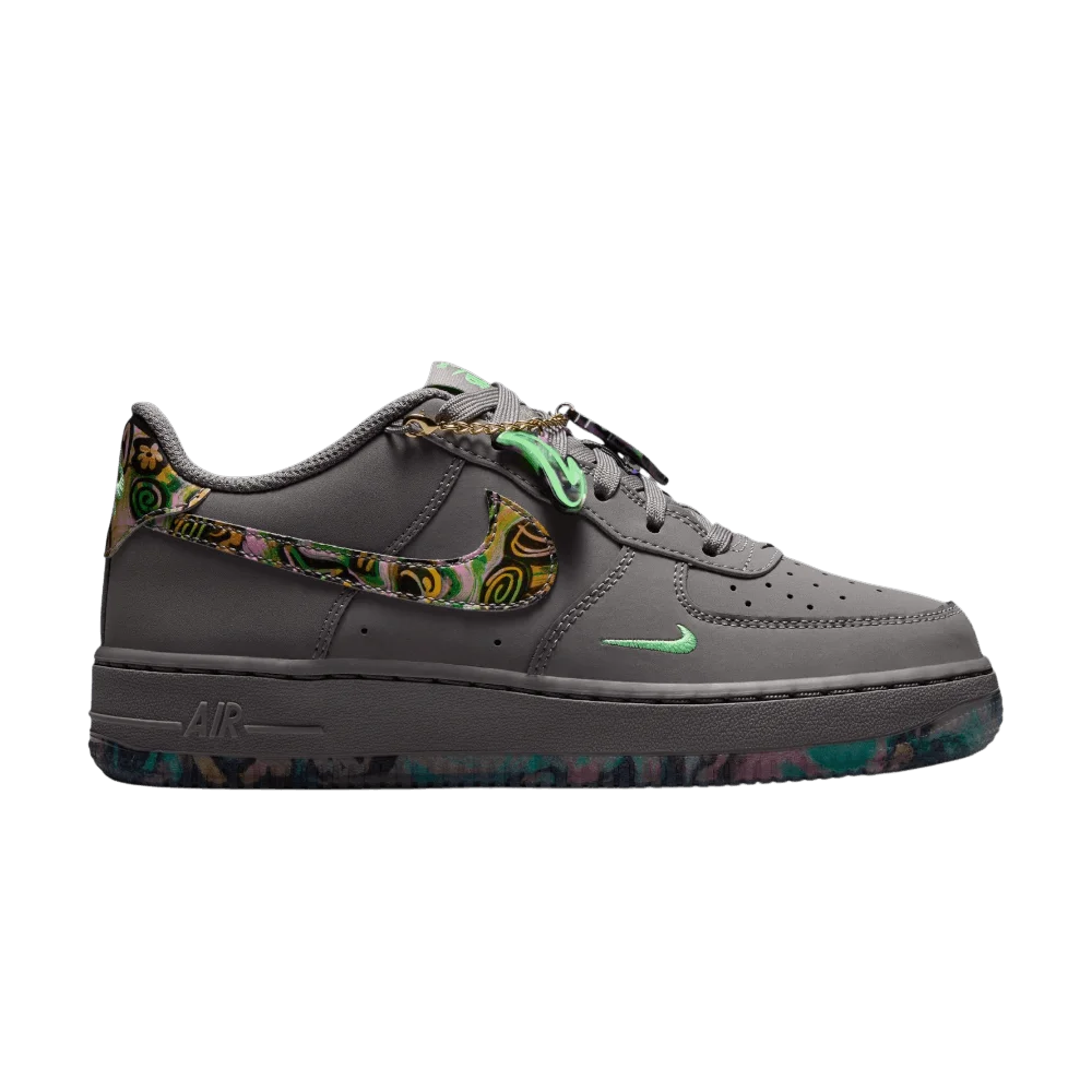 Krossovki-Andrea-Bergart-x-Nike-Air-Force-1-Low-GS-Pencil-Point