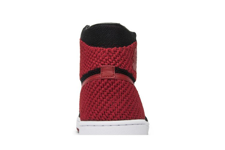 air-jordan-1-retro-high-og-flyknit-bred-919704-001_06