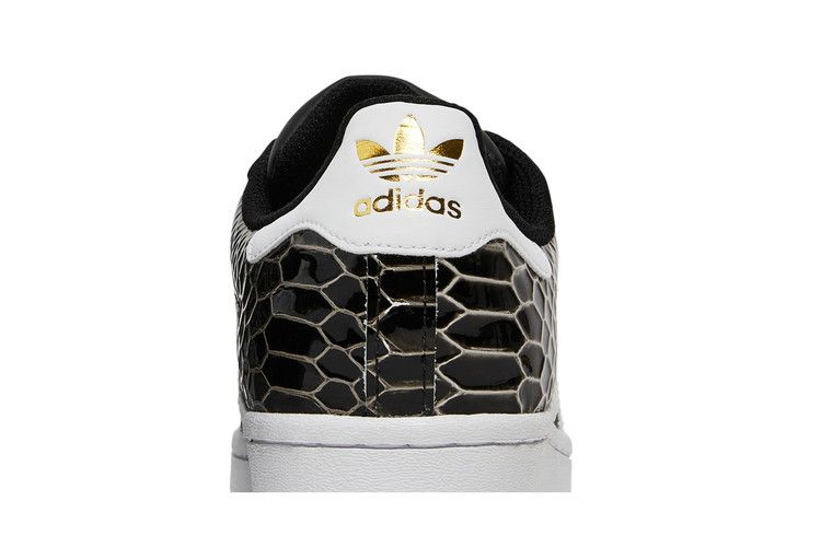 wmns-superstar-black-snakeskin-fv3327_06
