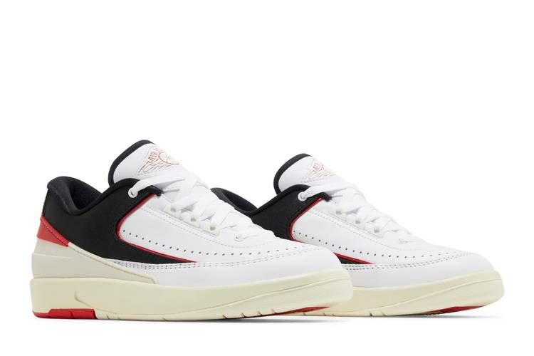 wmns-air-jordan-2-retro-low-chicago-2023-fd4849-106_07