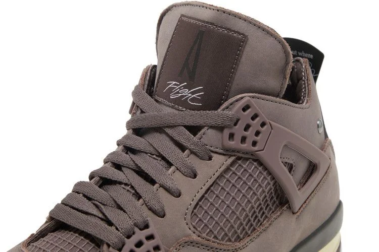 Krossovki-A-Ma-Maniere-x-Air-Jordan-4-Retro-Violet-Ore-9