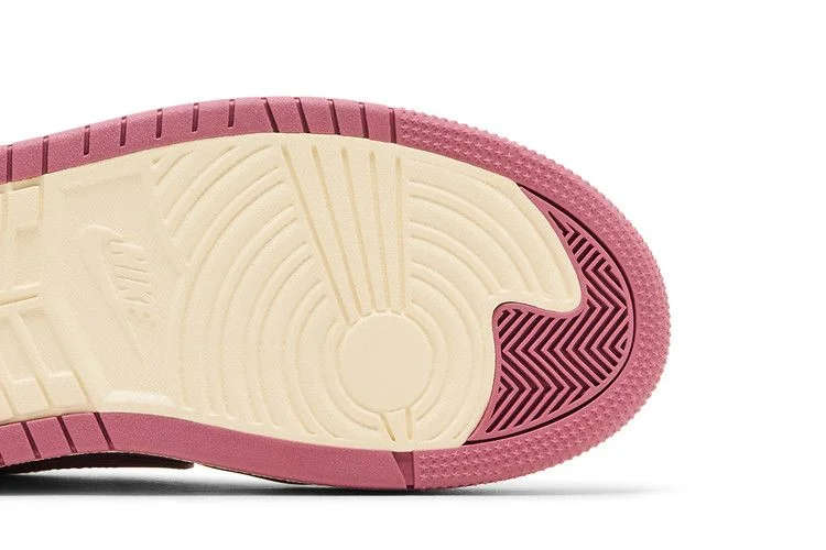 Krossovki-Wmns-Air-Jordan-1-Triple-Stack-Pale-Ivory-4