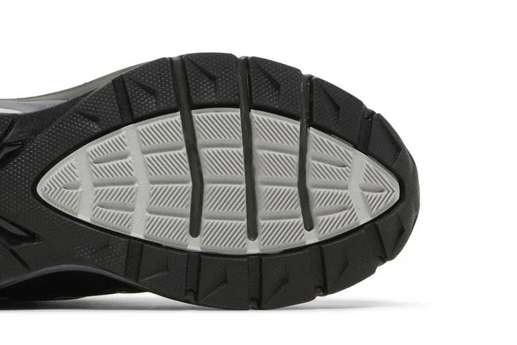 Krossovki-New-Balance-Wmns-990v5-Made-In-USA-Black-4