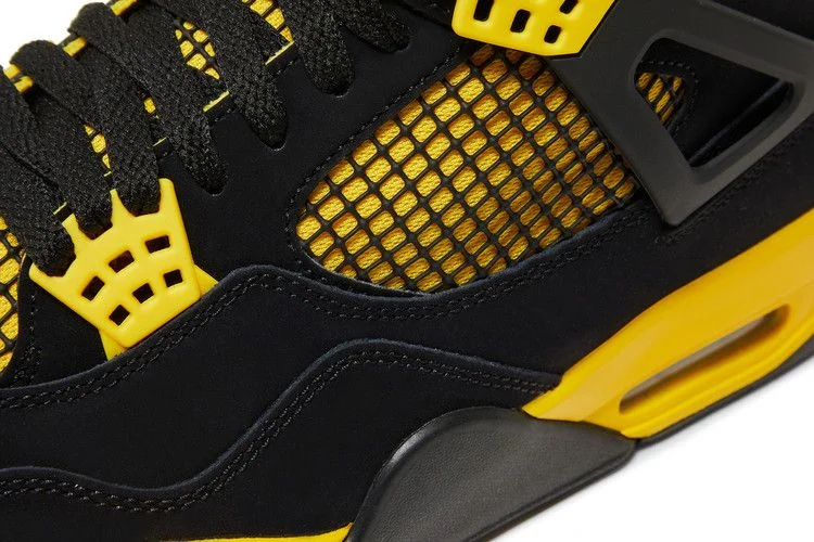 Krossovki-Air-Jordan-4-Retro-Thunder-2023-9