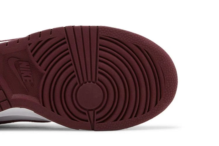 Кроссовки Nike Wmns Dunk Low 'Dark Beetroot'