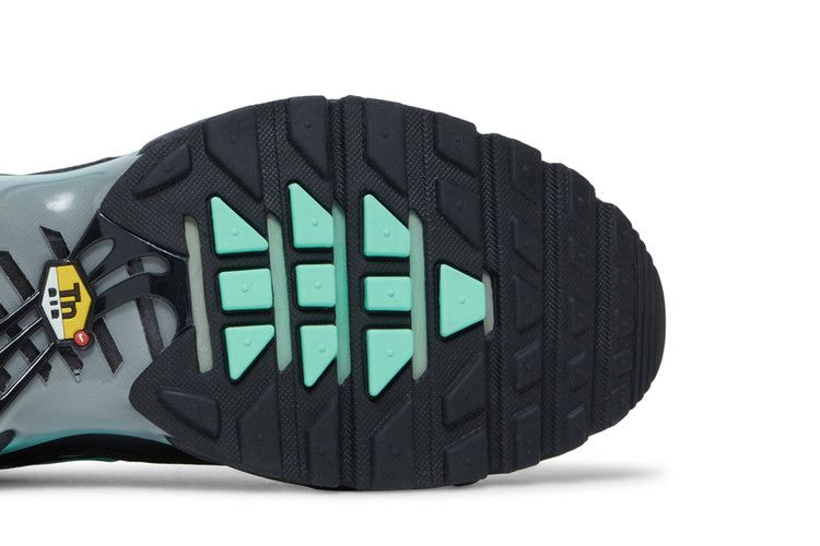 air-max-plus-spirograph-fb3351-001_04