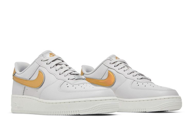 wmns-air-force-1-low-metallic-gold-ar0642-001_07