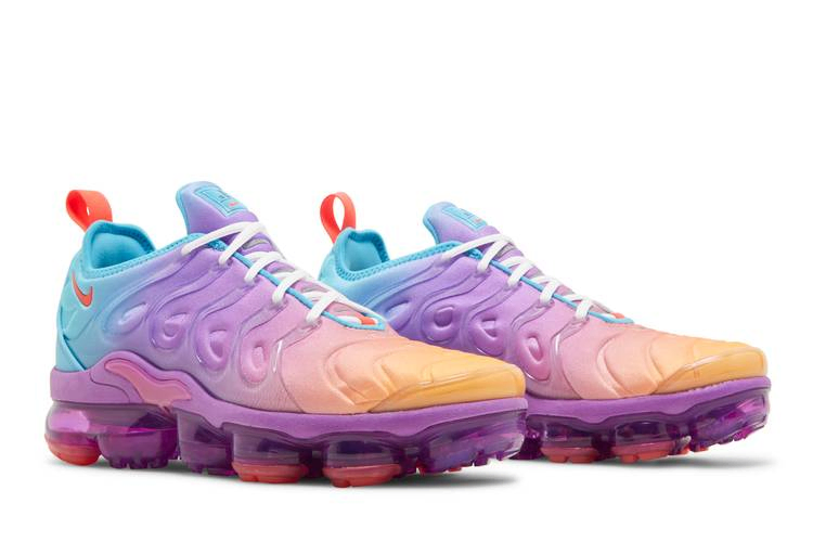 wmns-air-vapormax-plus-multi-color-gradient-fd0823-500_07