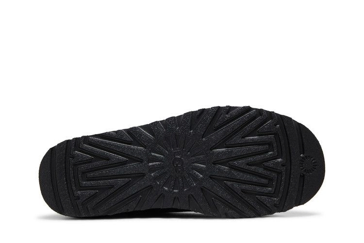 wmns-classic-ultra-mini-boot-black-1116109-blk_03