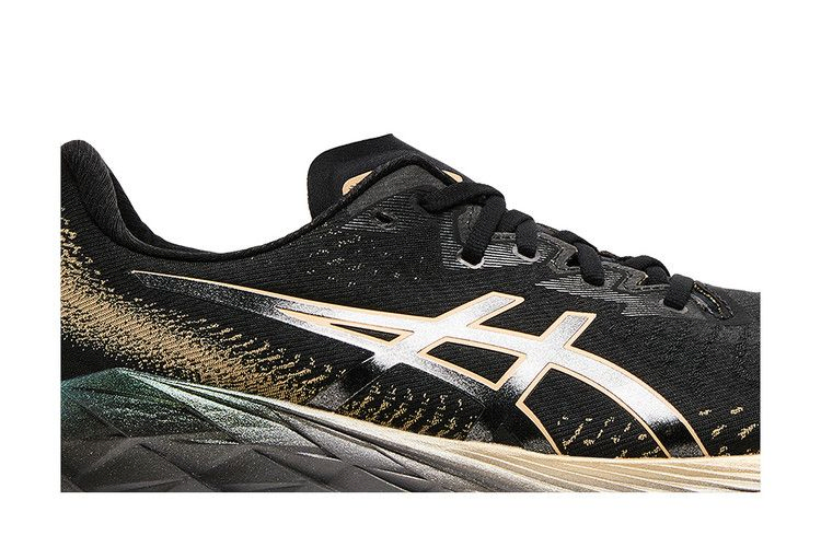 Кроссовки ASICS Novablast 4 Platinum 'Black Champagne'
