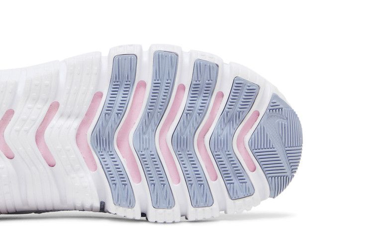 Кроссовки Nike Wmns Free Metcon 4 'Football Grey Soft Pink'