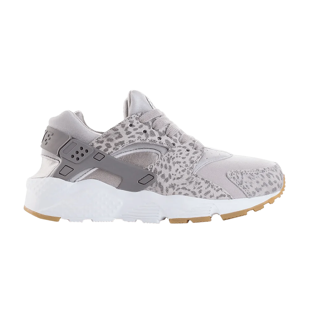 Krossovki-Nike-Huarache-Run-SE-GS-Atmosphere-Grey