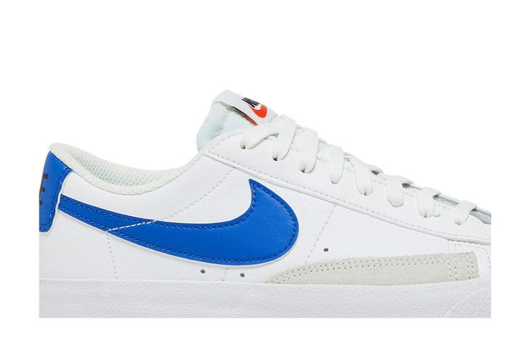 blazer-low-77-gs-white-hyper-royal-da4074-104_01