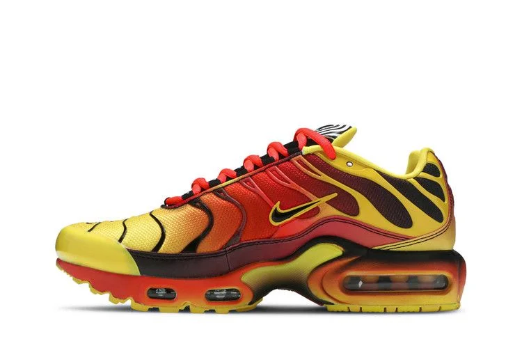 Krossovki-Nike-Air-Max-Plus-GS-Chrome-Yellow-2