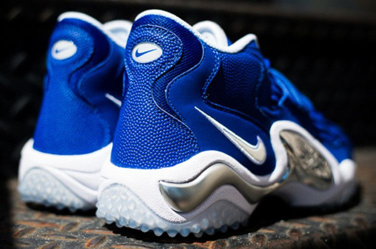 air-zoom-turf-jet-97-hyper-blue-554989-401_01