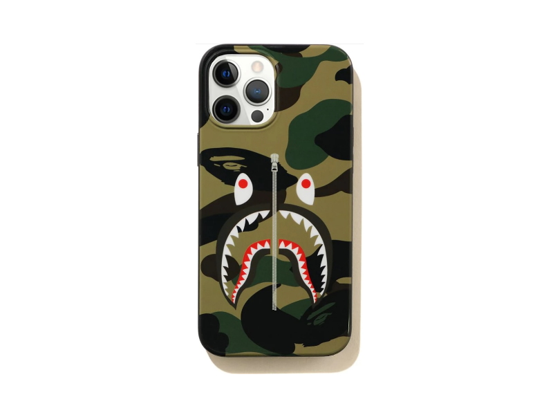 Защитный чехол BAPE 1st Camo Shark iPhone Pro Max Case Green