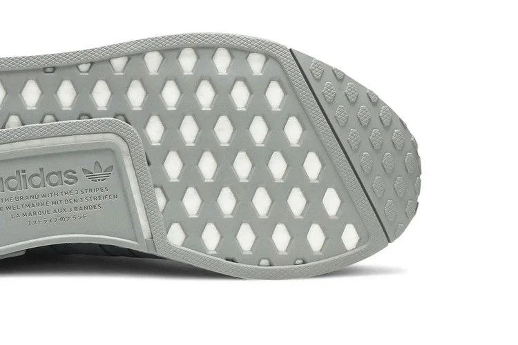 Krossovki-adidas-NMD_R1-Triple-Grey-4