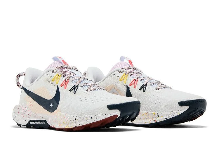 Krossovki-Nike-Wmns-Pegasus-Trail-5-Summit-White-Armory-Navy-7