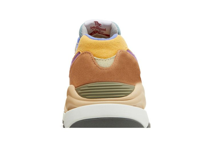 Кроссовки New Balance 57/40 'Calm Taupe Vibrant Apricot'