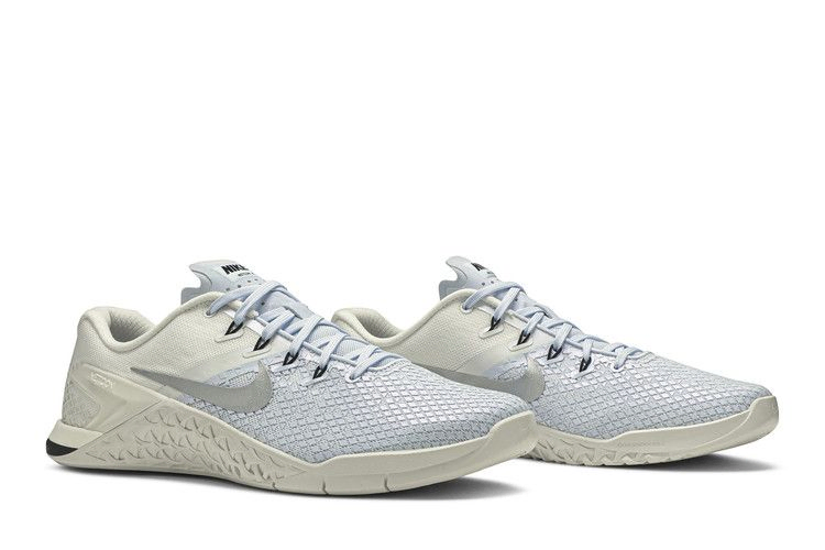 wmns-metcon-4-xd-mtlc-half-blue-av2252-400_07