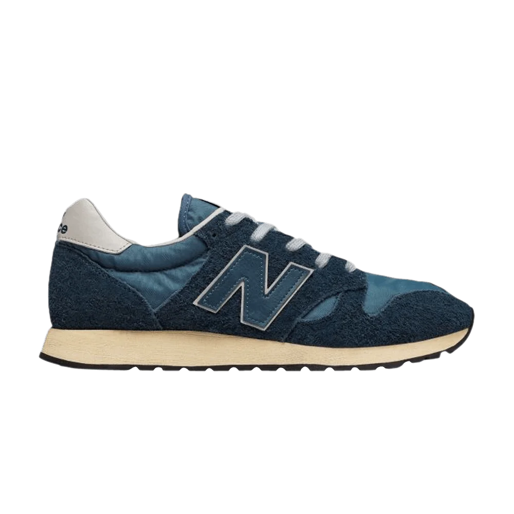Krossovki-New-Balance-520-Hairy-Suede-Mallard-Blue