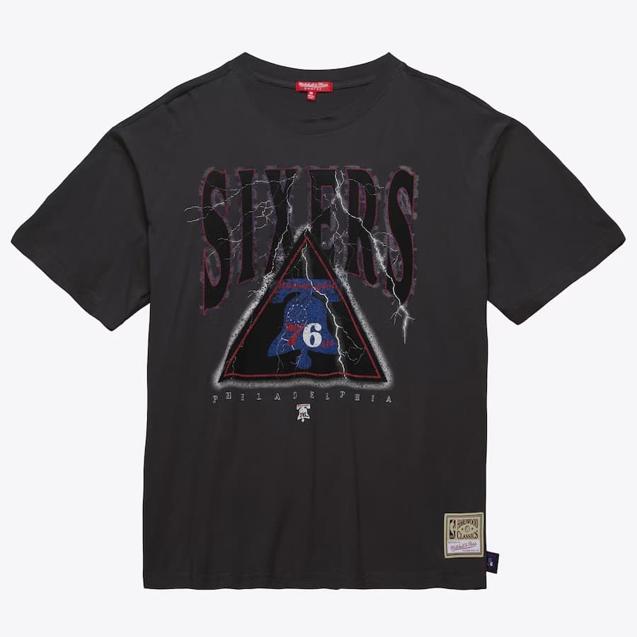 Футболка Mitchell & Ness Women's Charcoal Philadelphia 76ers Hardwood Classics Logo Boyfriend T-Shirt