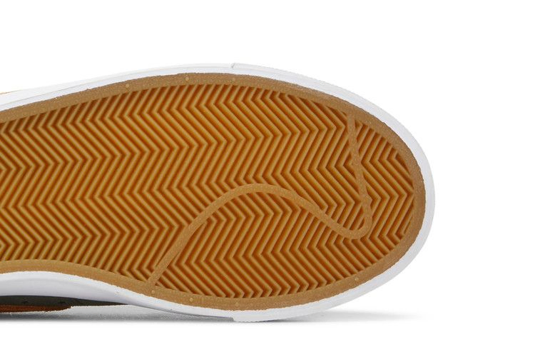 zoom-blazer-low-gt-sb-sequoia-kumquat-704939-302_04