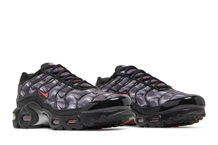 Krossovki-Nike-Air-Max-Plus-GS-Black-University-Red-7