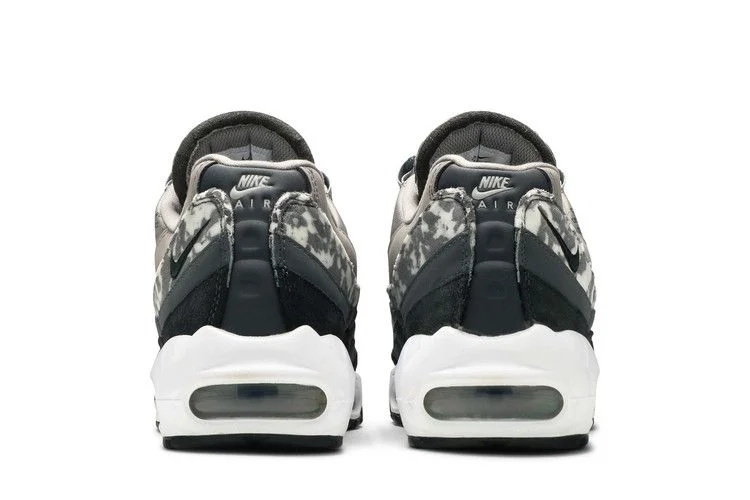 Кроссовки Nike Air Max 95 SE 'Enigma Stone Camo'