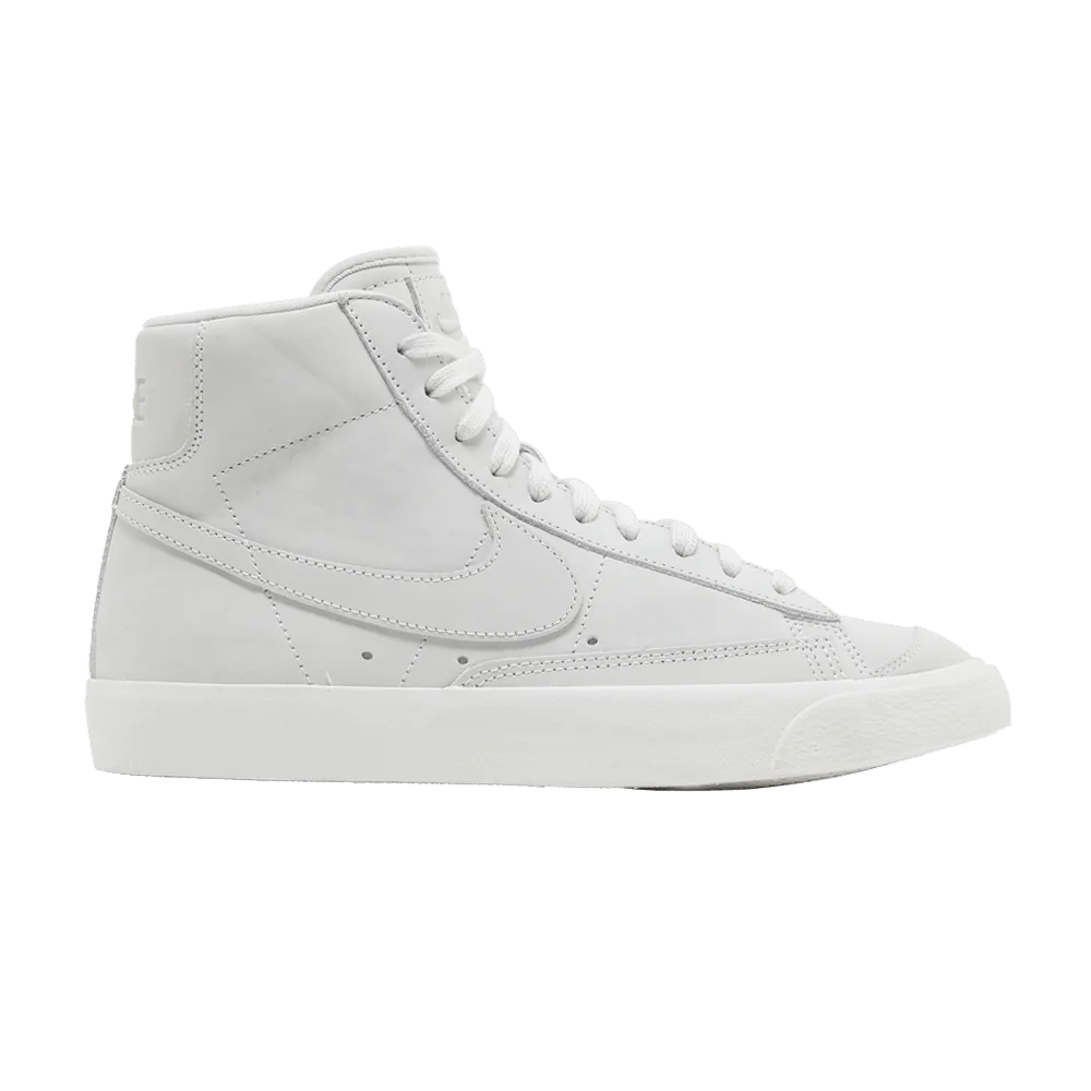 Krossovki-Nike-Wmns-Blazer-Mid-Premium-Photon-Dust