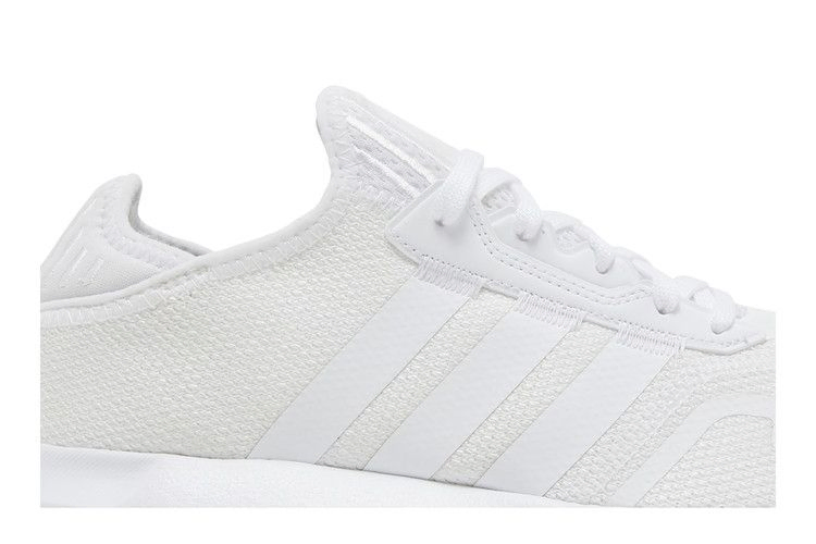 swift-run-x-triple-white-fy2117_01
