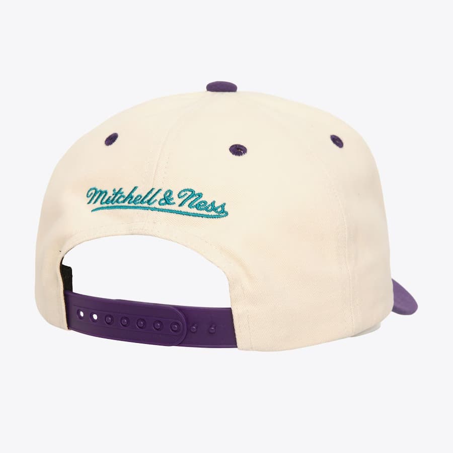 Бейсболка Mitchell & Ness Cream Charlotte Hornets Hardwood Classics Horizon Pro Crown Snapback Hat